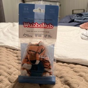 NEW WubbaNub Paci/Plush combo
